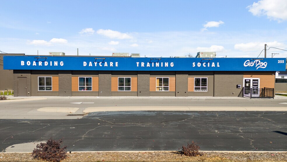 More Photos Of 255 W 20th St, Chattanooga Office For Sale