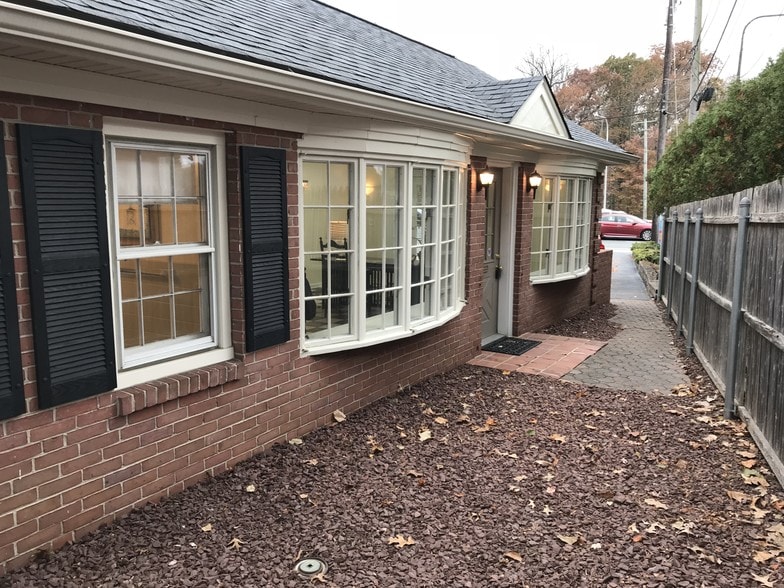 More Photos Of 1707 Concord Pike, Wilmington Storefront Retail Office For Lease