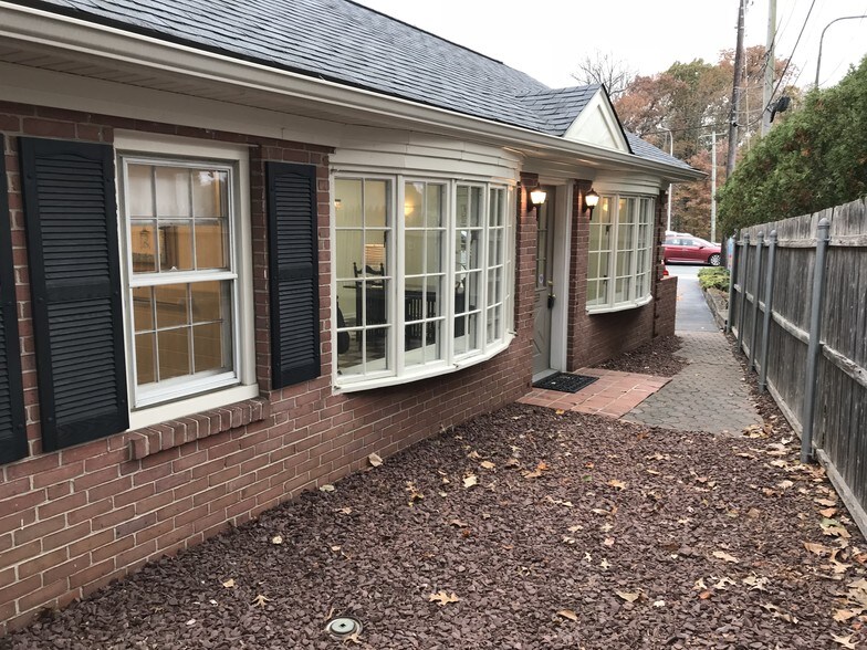 More Photos Of 1707 Concord Pike, Wilmington Storefront Retail Office For Lease