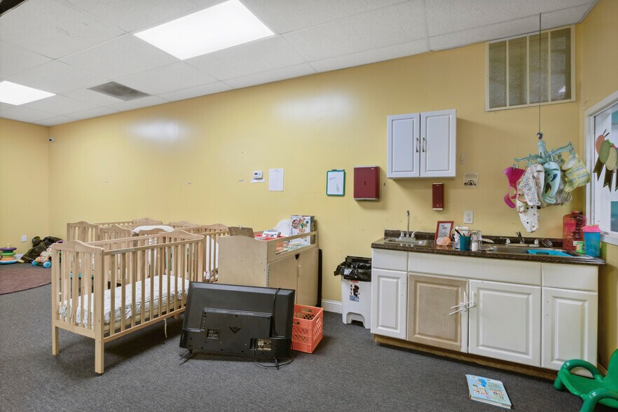 More Photos Of 1710 W Passyunk Ave, Philadelphia Flex For Lease