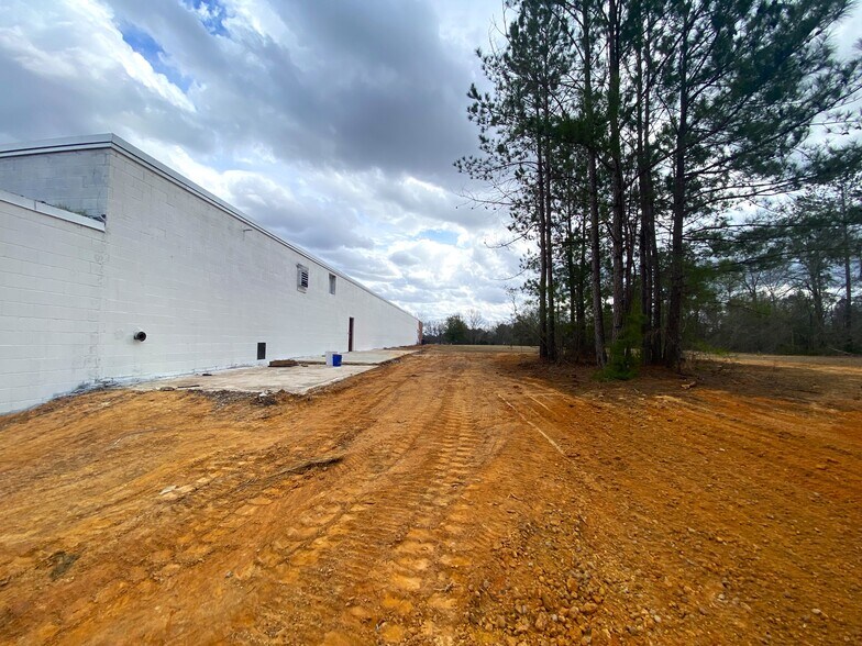 More Photos Of 1212 F.R. Huff Dr, St Matthews Manufacturing For Sale