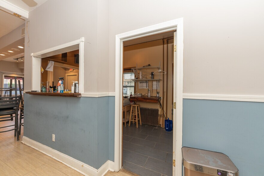 More Photos Of 117 N Lake Ave, Albany Storefront Retail Residential For Sale