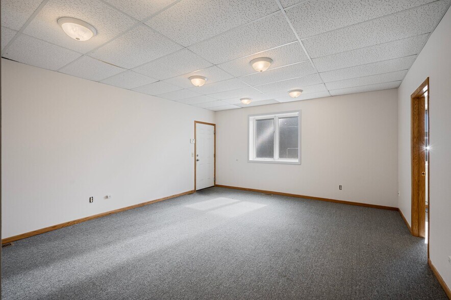 More Photos Of 1401-1405 Silver Lake Rd, New Brighton Medical For Lease