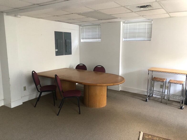 More Photos Of 411 E College Ave, Tallahassee Office Residential For Lease