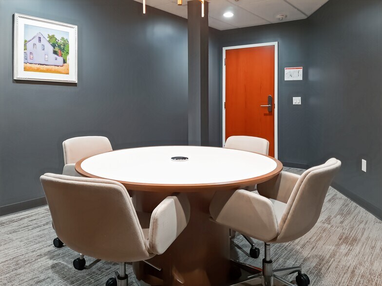 More Photos Of 8633-8799 N Port Washington Rd, Fox Point Coworking Space