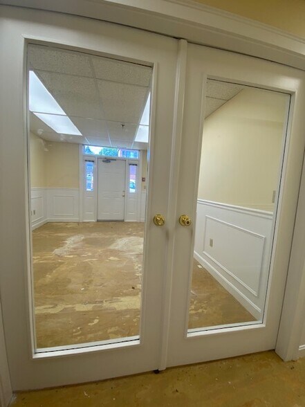 More Photos Of 2-18 Vinal Sq, Chelmsford Office For Sale