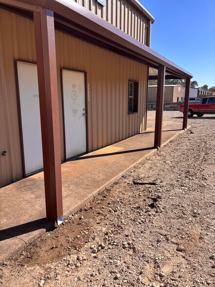 More Photos Of 15503 TX-110, Whitehouse Warehouse For Lease