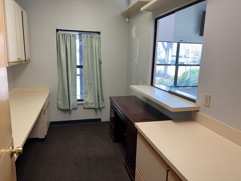 More Photos Of 1755 Airway Ave, Kingman Healthcare For Lease