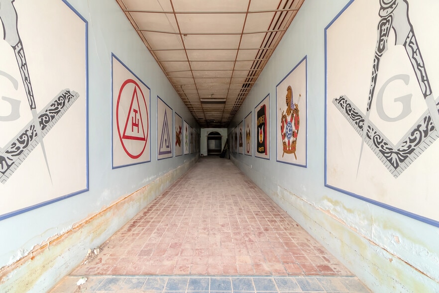 More Photos Of 135 Orange Ave, Daytona Beach Storefront For Sale