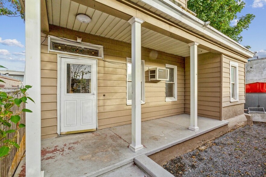 More Photos Of 14-27 128th St, College Point Veterinarian Kennel For Lease