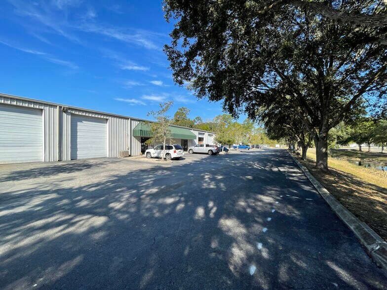 More Photos Of 2745 Industry Center Rd, Saint Augustine Warehouse For Lease