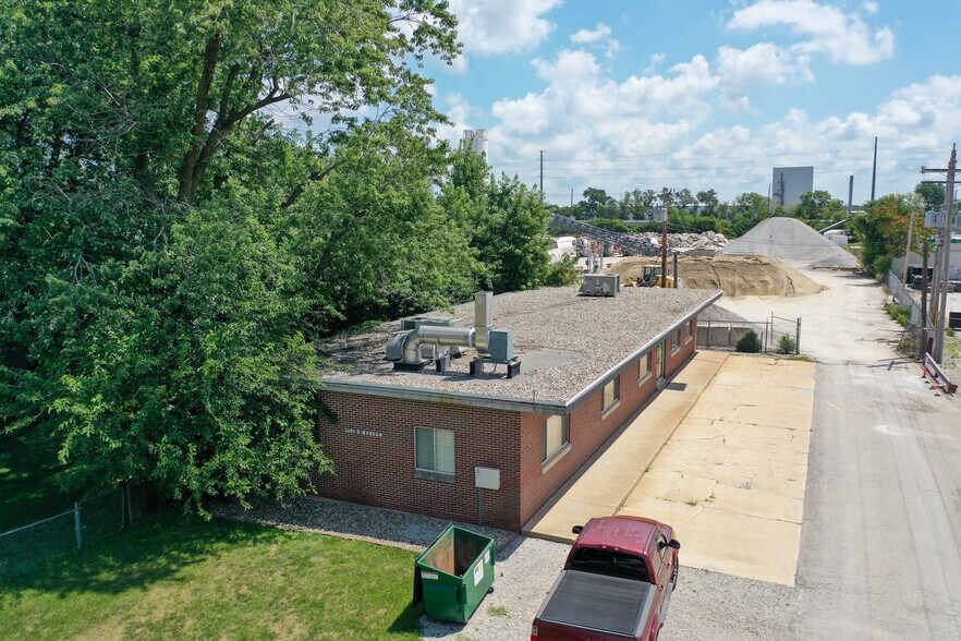 More Photos Of 2602 N Morgan St, Decatur Office For Sale