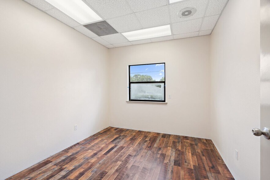 More Photos Of 208 Haley Rd, Johnson City Medical For Sale