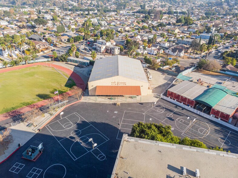 More Photos Of 2911 N San Fernando Rd, Los Angeles Schools For Lease