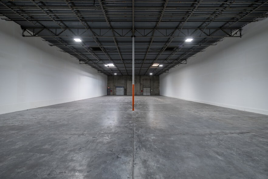 More Photos Of 1057 Ellis Rd N, Jacksonville Warehouse For Lease