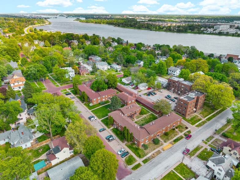 More Photos Of 1203 E 11th St, Davenport Apartments For Sale