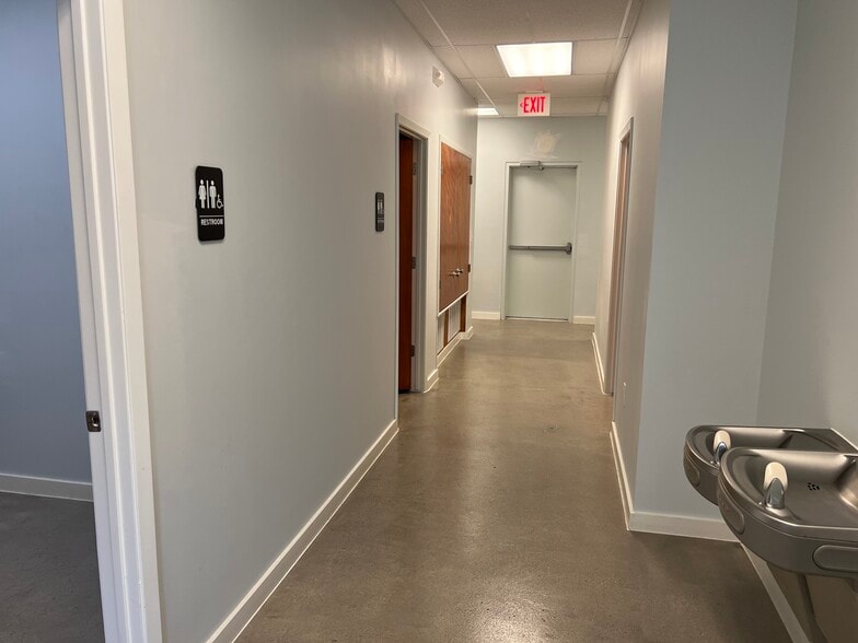 More Photos Of 3251 Harry Wurzbach Rd, San Antonio Medical For Sale