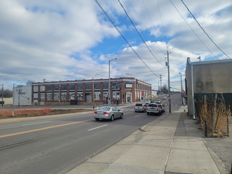 More Photos Of 2522 E Truman Rd, Kansas City Storefront For Lease