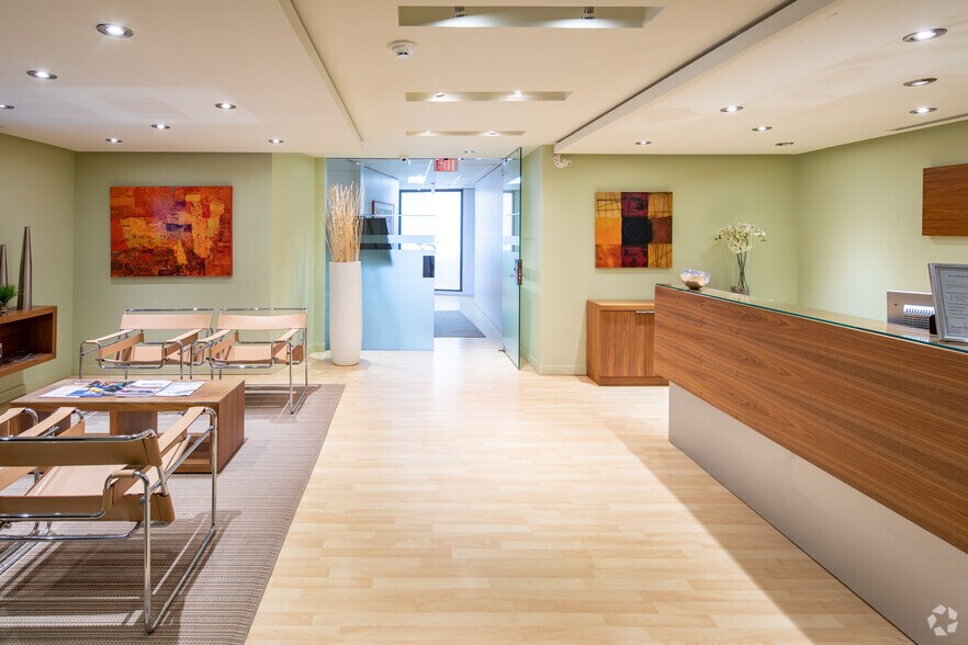 More Photos Of 121 Richmond St W, Toronto Office For Lease