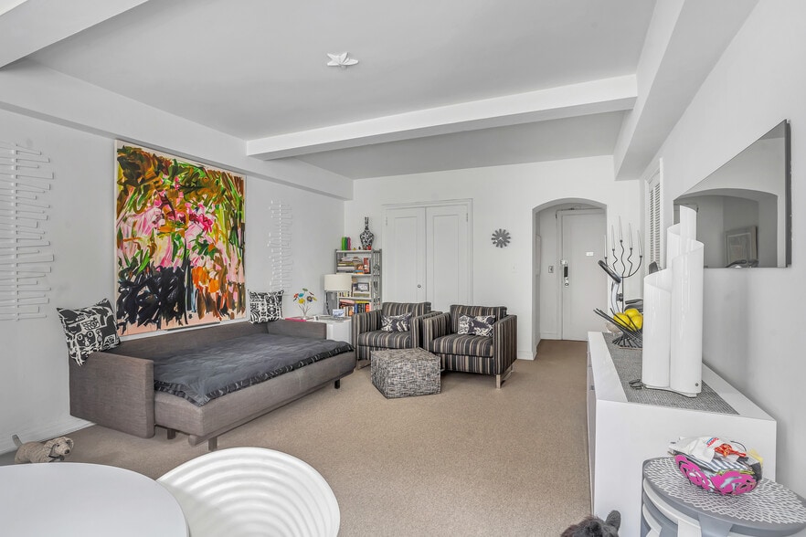 More Photos Of 353 W 56th St, New York Apartments For Sale