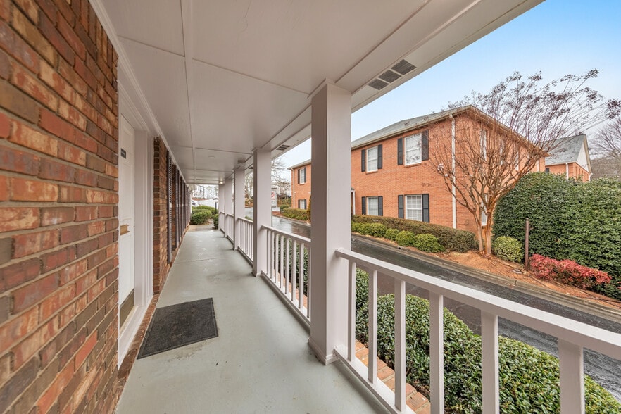 More Photos Of 2440 Sandy Plains Rd, Marietta Office For Sale