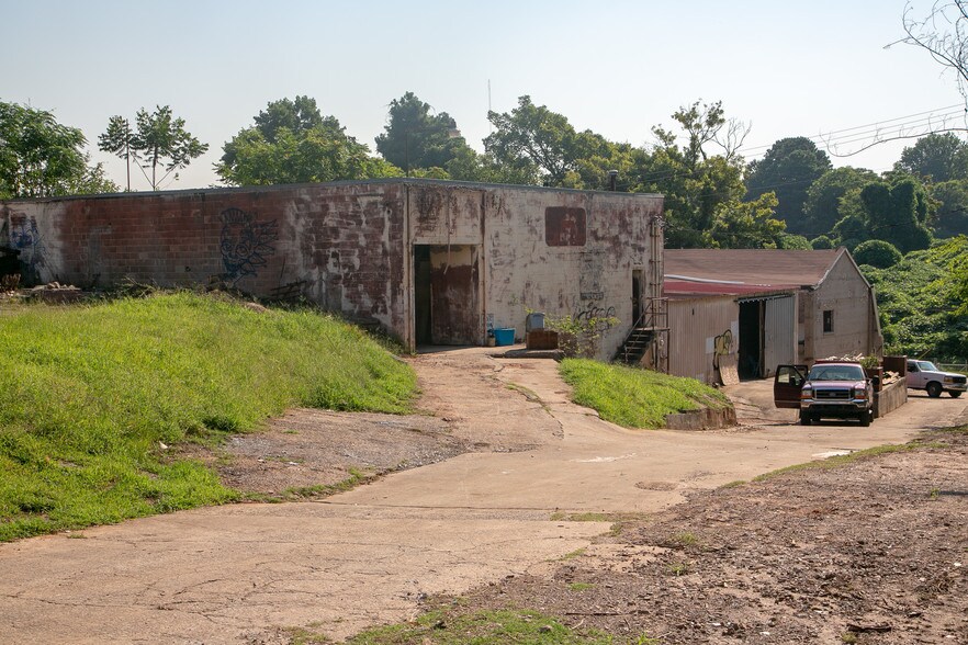 More Photos Of 1275 Pryor Rd SW, Atlanta Warehouse For Sale