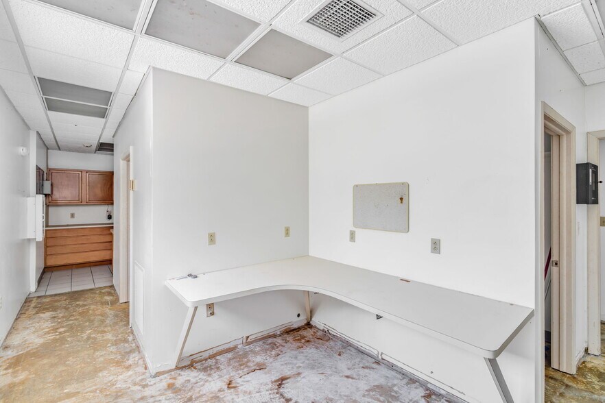 More Photos Of 14 125th Street Gulf, Marathon Office Residential For Sale
