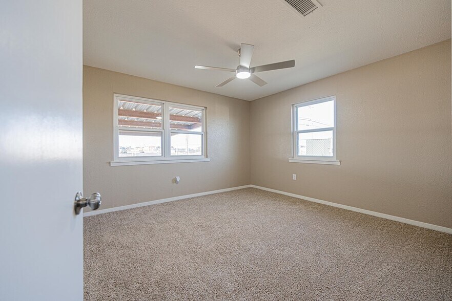 More Photos Of 1405 Garden City Hwy, Midland Office Residential For Sale
