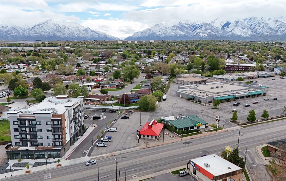 Primary Photo Of 301 S State St, Clearfield Fast Food For Lease