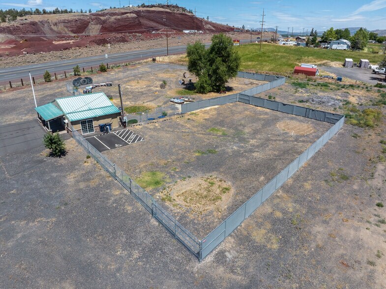 More Photos Of 223 NW Oneil way, Redmond Shelter For Sale