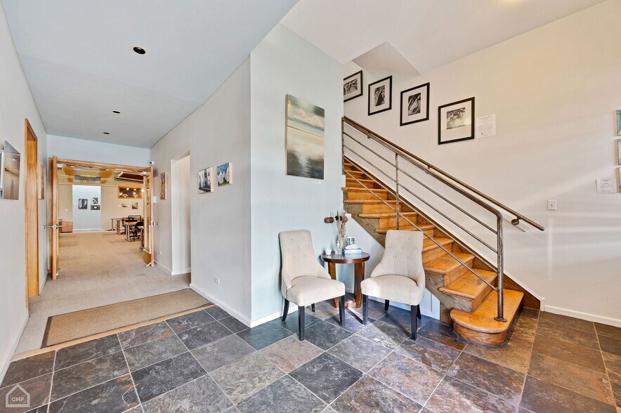 More Photos Of 1407 W Chicago Ave, Chicago Office For Lease