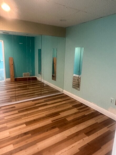 More Photos Of 3576 Webber St, Sarasota Freestanding For Sale