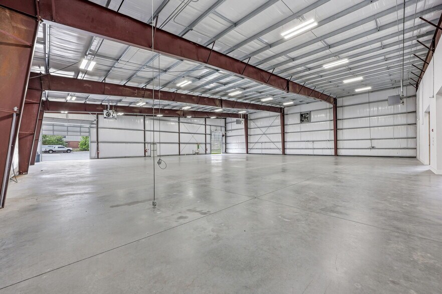 More Photos Of 3663 Southland Dr, Flowery Branch Warehouse For Sale