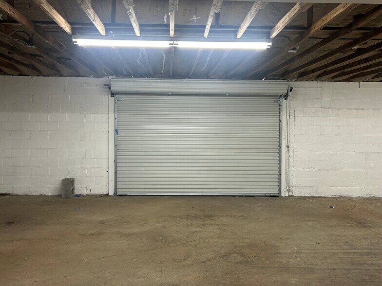 More Photos Of 453 Schmitt Rd, Rossville Warehouse For Lease