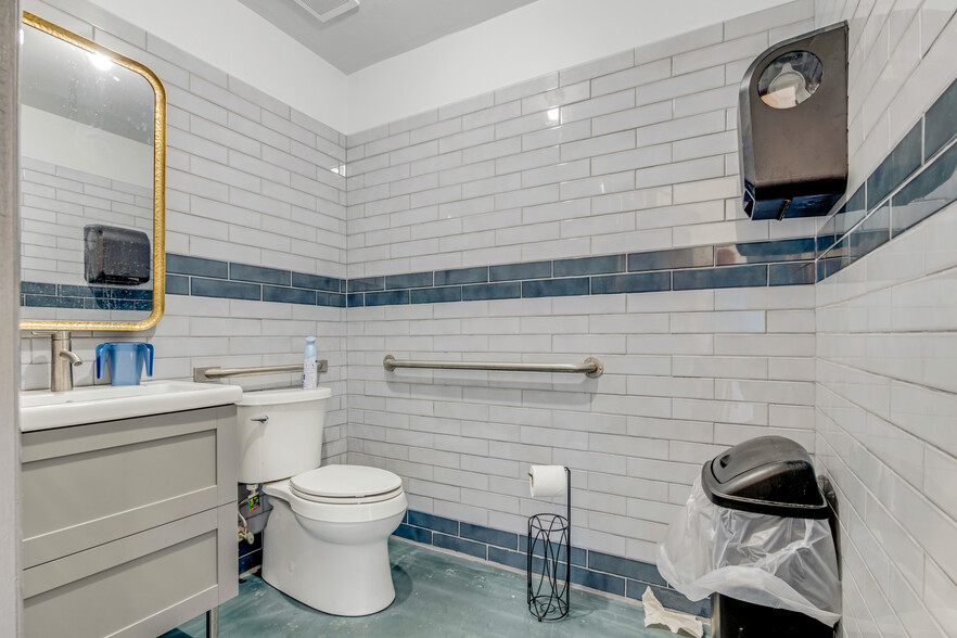 More Photos Of 188 E Granada Blvd, Ormond Beach Restaurant For Sale