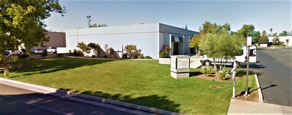 More Photos Of 1821 N Helm Ave, Fresno Warehouse For Lease