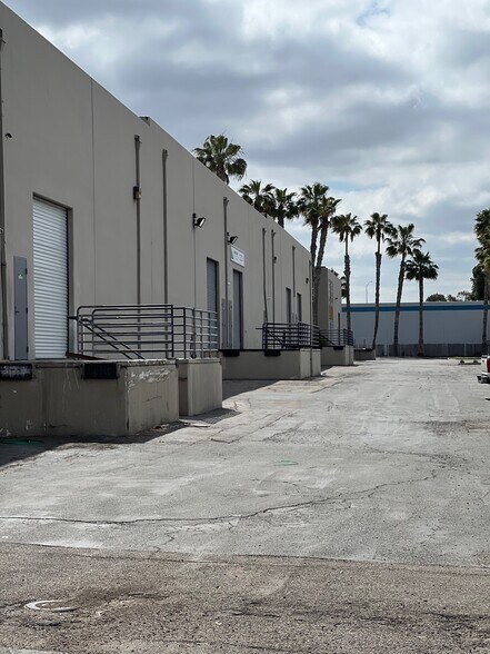 More Photos Of 3025 Beyer Blvd, San Diego Warehouse For Lease