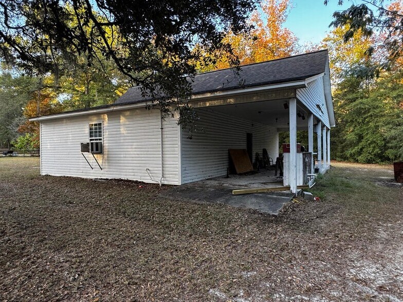 More Photos Of 143 Fisk Rd, Dorchester Specialty For Sale