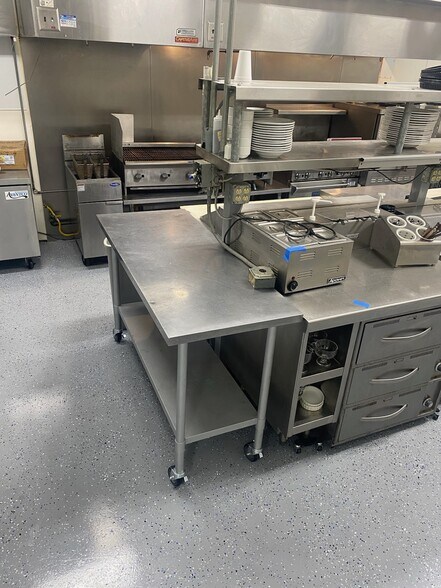 More Photos Of 5106 Old Bullard Rd, Tyler Restaurant For Lease