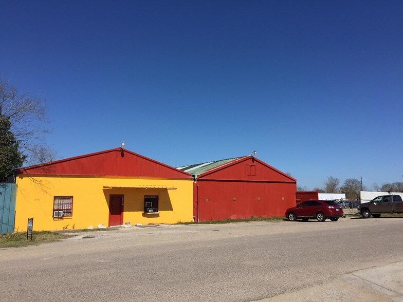 More Photos Of 7735 Lettie St, Houston Auto Salvage Facility For Lease