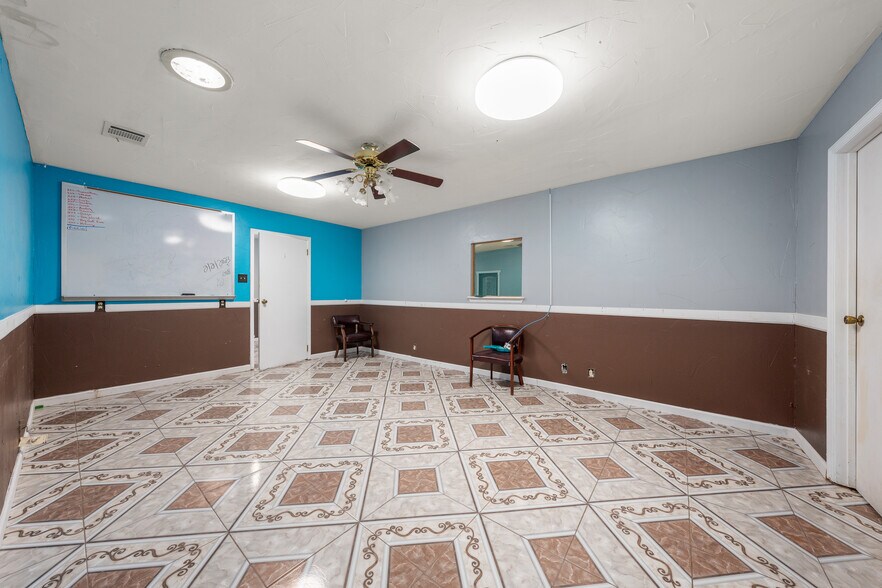 More Photos Of 3715 Bellmead Dr, Bellmead Office For Sale