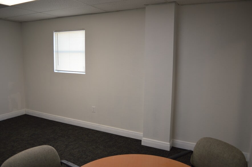 More Photos Of 2979 N 46th Ave, Saint Petersburg Office For Lease