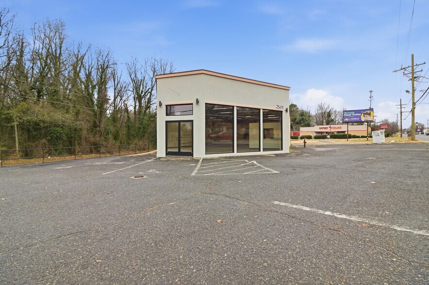More Photos Of 2501 West Blvd, Charlotte Freestanding For Lease