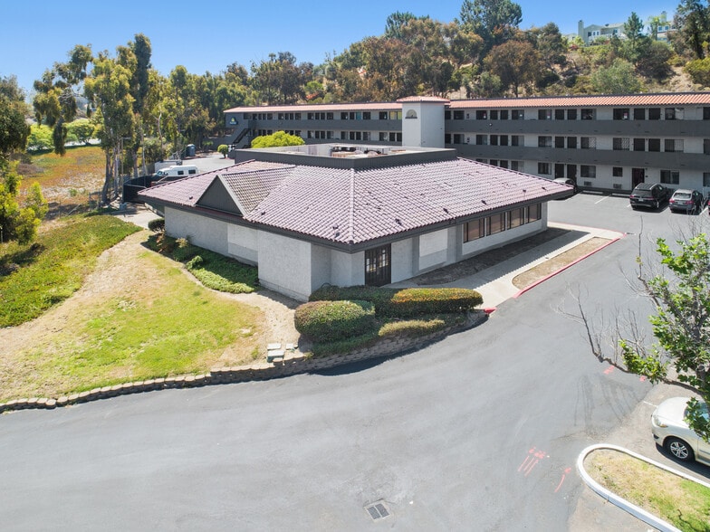 More Photos Of 135 Encinitas Blvd, Encinitas Restaurant For Lease