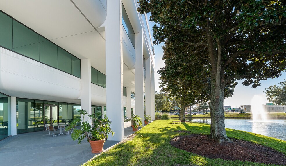 More Photos Of 4651 Salisbury Rd, Jacksonville Office For Lease