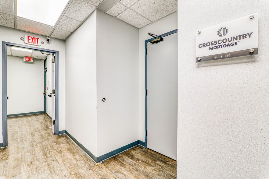 More Photos Of Sundland Park & Mesa Hills Dr., El Paso Office For Lease