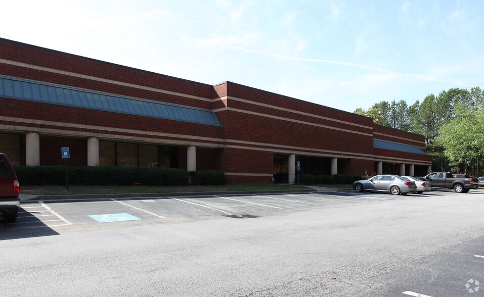 More Photos Of 1675 Lakes Pky, Lawrenceville Warehouse For Lease
