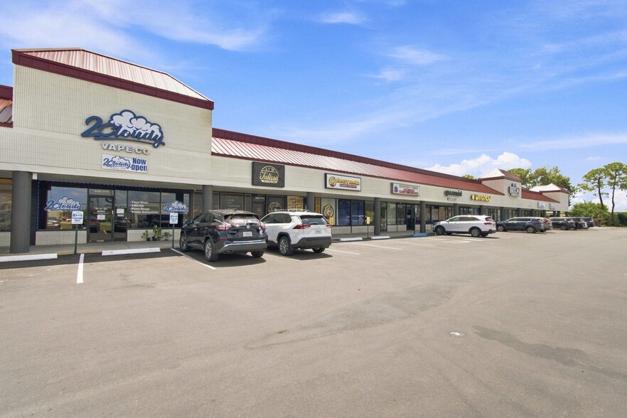 More Photos Of 14100 US Highway 19 N, Clearwater Unknown For Lease