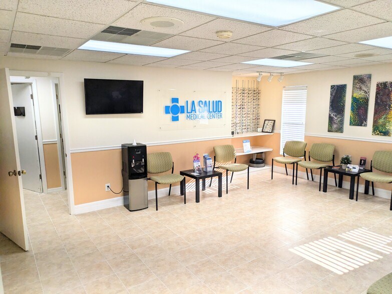 More Photos Of 4812 26th St W, Bradenton Healthcare For Lease