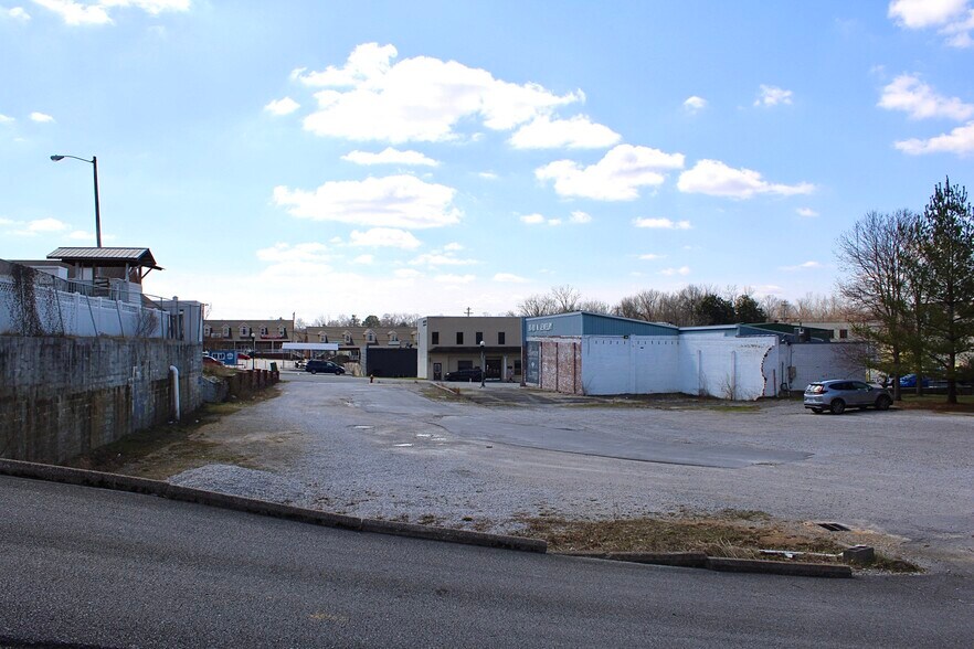 More Photos Of 136 E Broad St, Cookeville Land For Sale